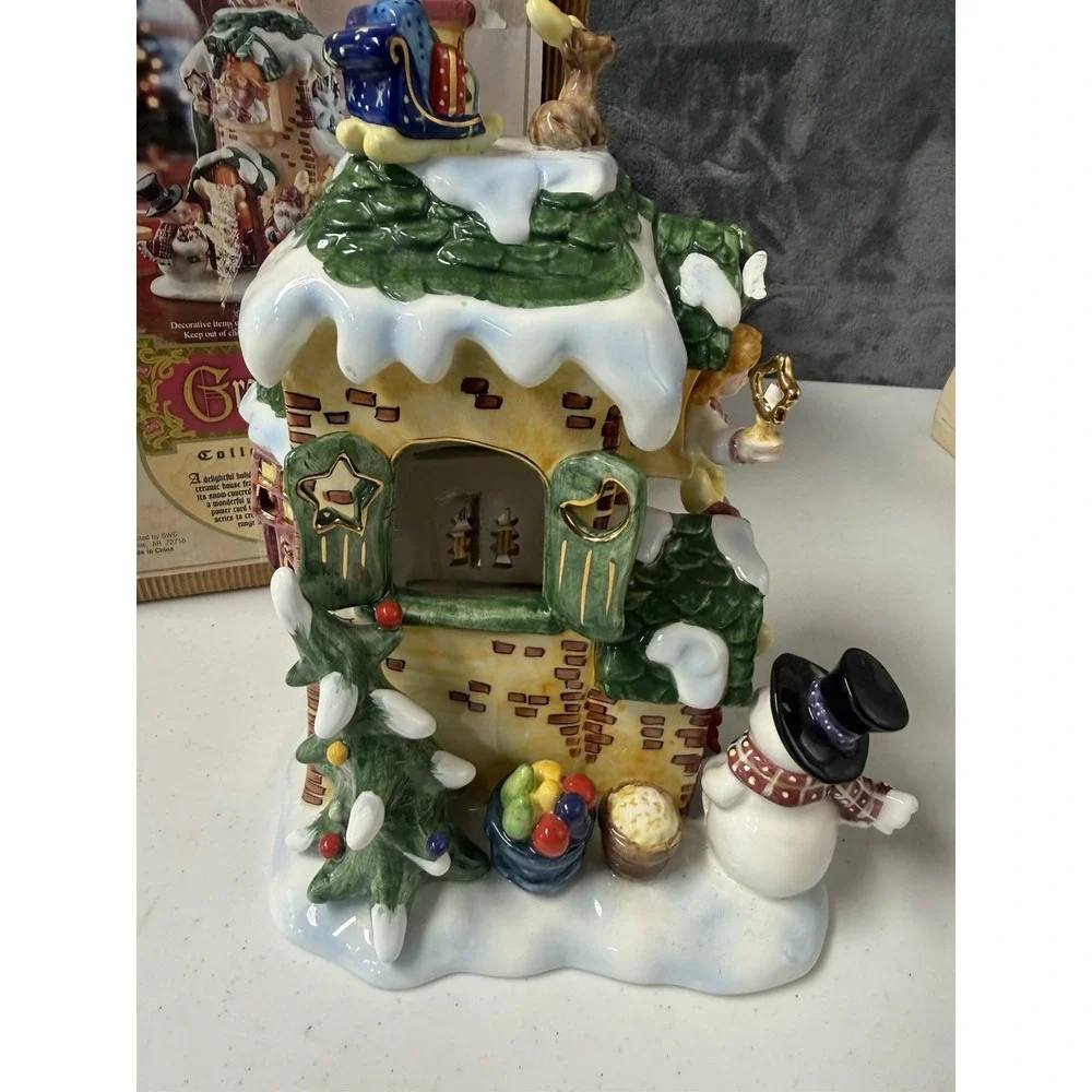Grandeur Noel 2002 Church With Cherubs With Box Small Chip As Shown